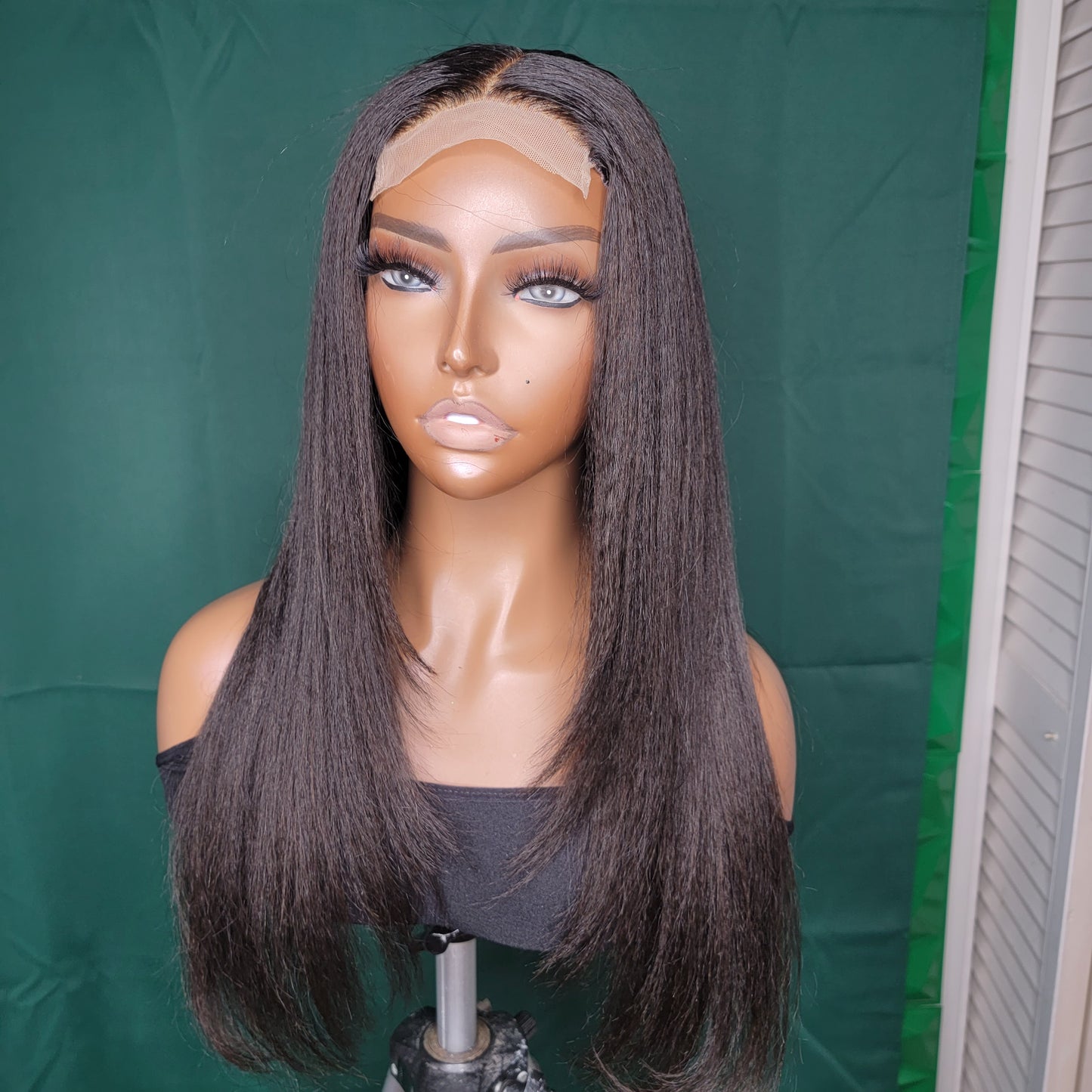 Desna (Kinky Straight) - Pre-Order
